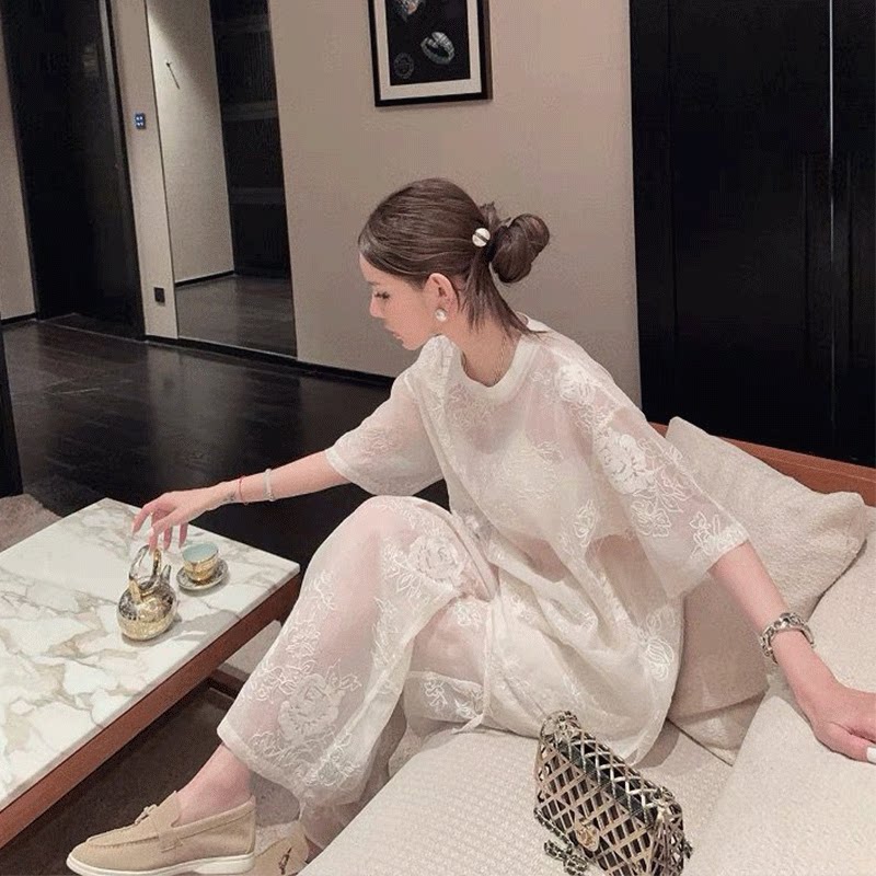 新中式刺绣套装女2025新款国风高级感宽松上衣短裤两件套