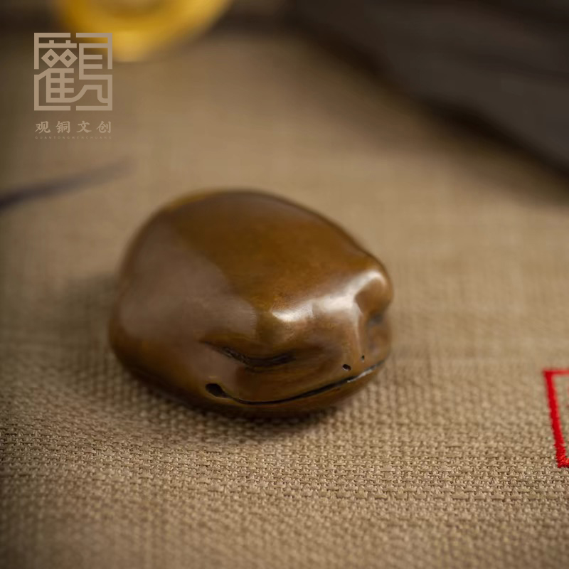 闭眼金蟾手把件文创礼品