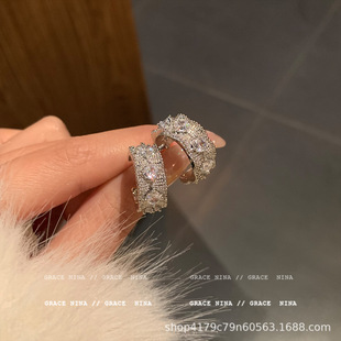 精致满钻锆石耳钉女轻奢高级感独特设计网红耳饰百搭耳环2025新款