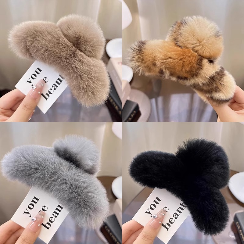 秋冬大号獭兔毛绒抓夹2024新款发量多高级感咖色鲨鱼夹后脑勺头饰
