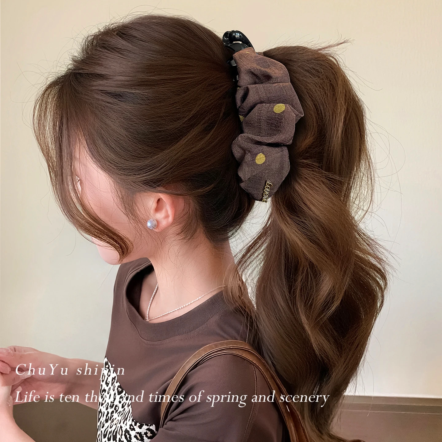 美拉德波点褶皱香蕉夹女高级感后脑勺盘发扎高马尾竖夹发夹发饰