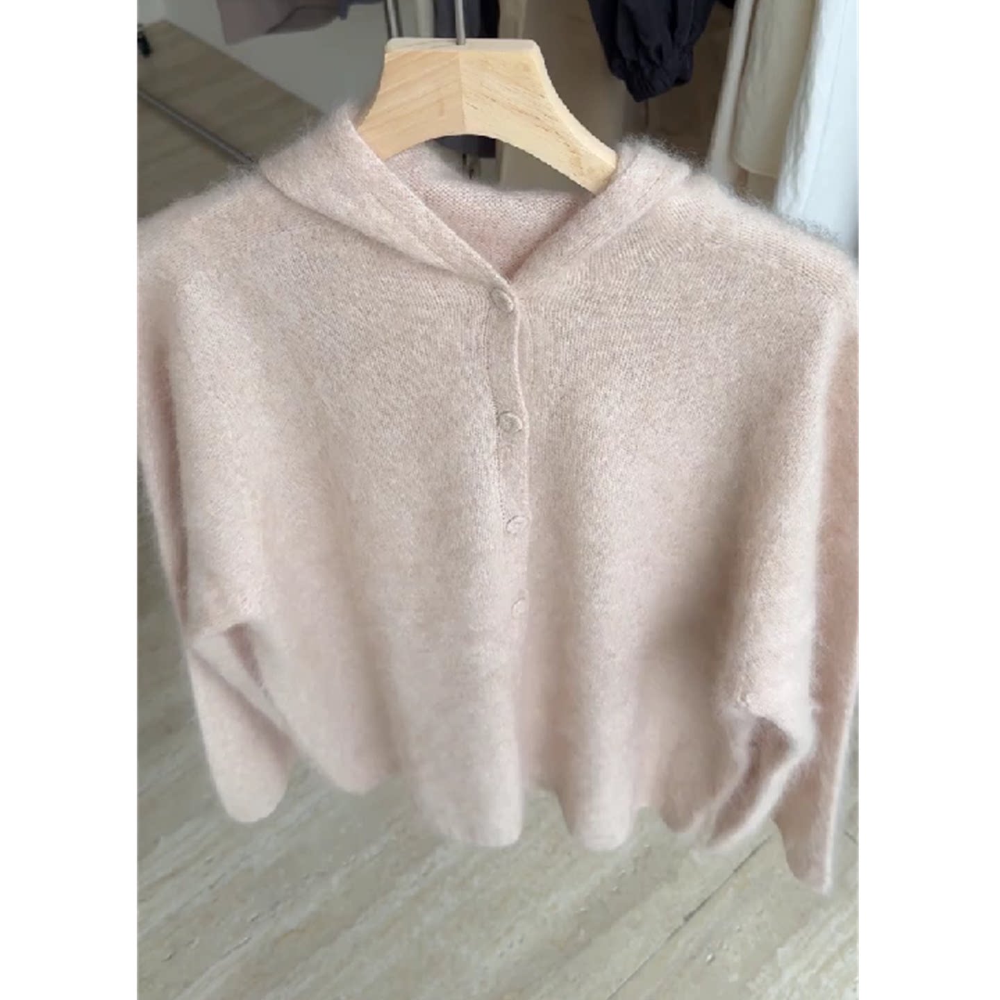 浅粉山羊绒混纺连帽针织开衫