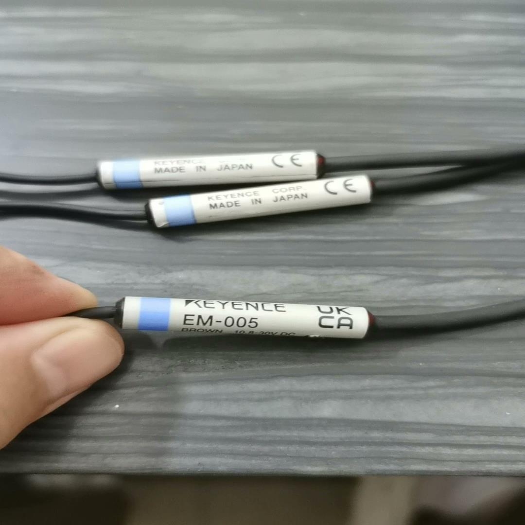 EM-005-EM038基恩士接近开关传感器光电开关