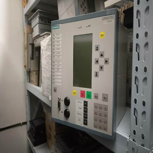 7UT6835－5EW22－1AA0/BB 西门子综合保护器