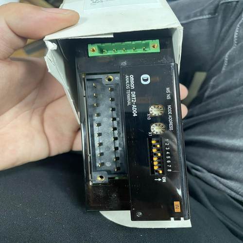 欧姆龙DRT2- AD04 原装正品 数量一个单价350元