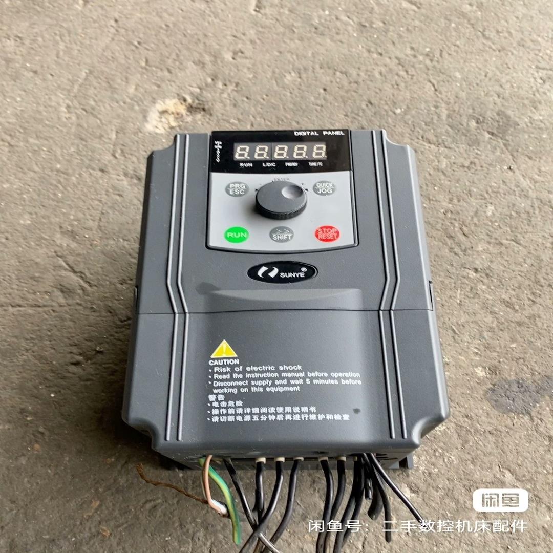 日业4千瓦变频器，，，功能，带电机测