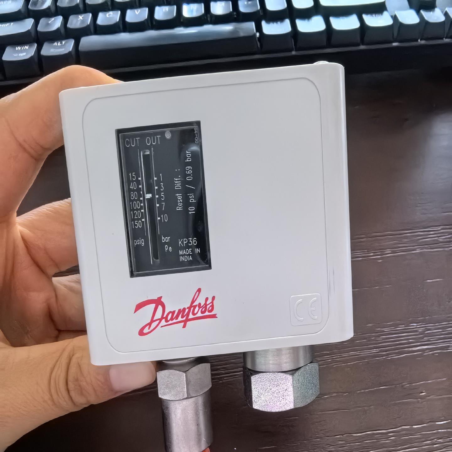 丹佛斯压力开关KP36，手动复位，全新原装正品。