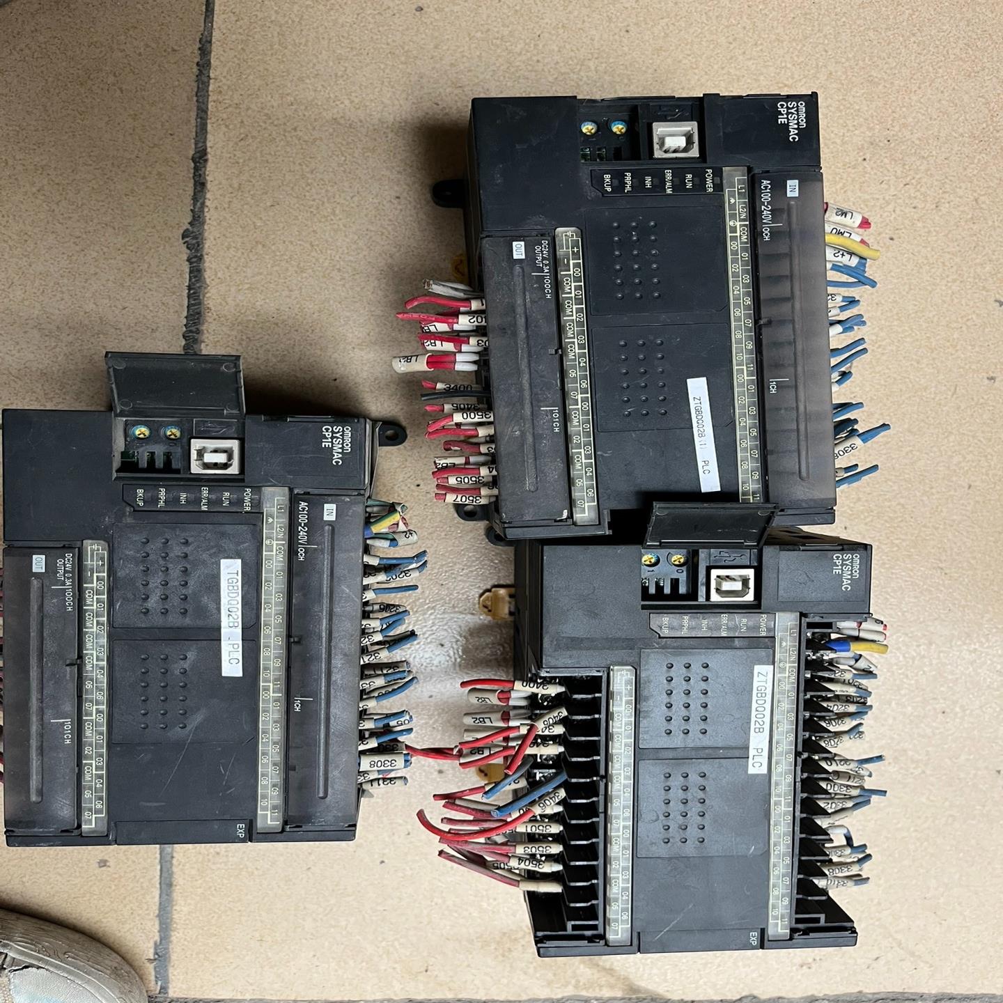 plc cp1e-e40dr-a，货，成色如图，需