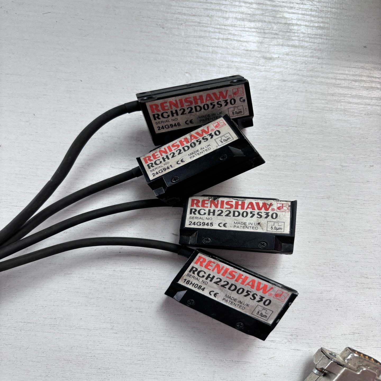 RENISHAW雷尼绍光栅尺RCH22D05S30有4个，实