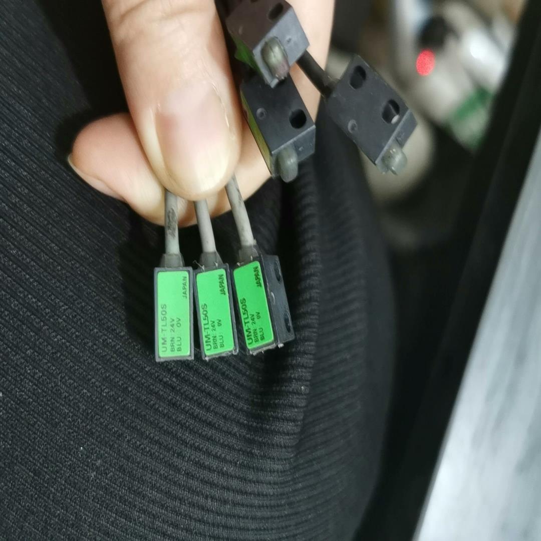 竹中感应器UM-TL50S,-TR50S现货如图，