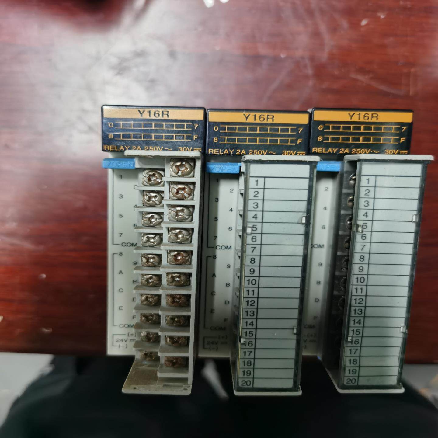 FP2-Y16R扩展IO单AFP23103原装正品