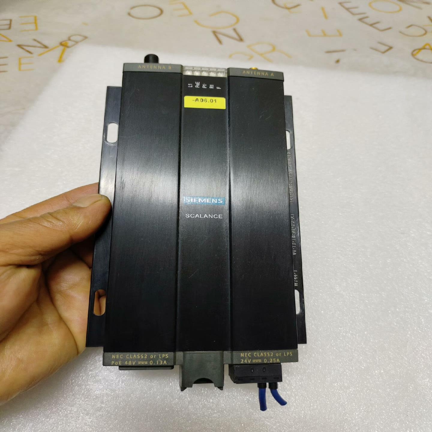 西门子6GK5744-1AA30-2AA0，一只，成色漂