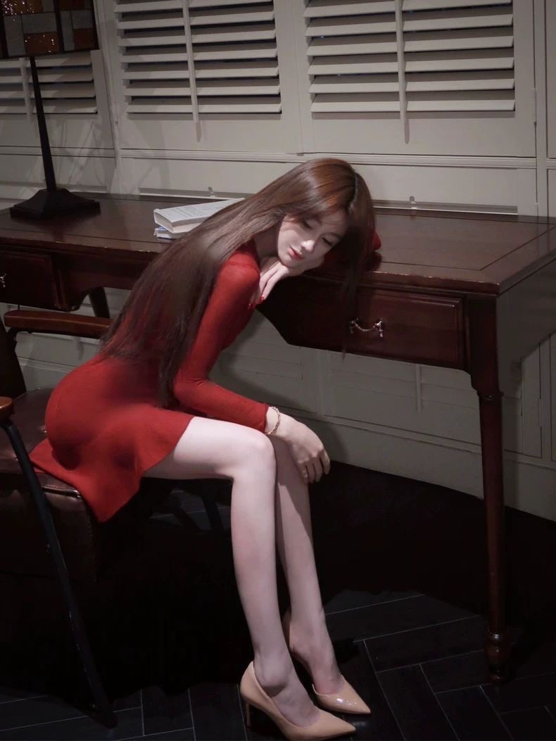 WW定制「绝代娇人」圣诞红色针织长袖连衣裙名媛风收腰法式包臀裙