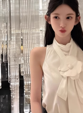 法式休闲纯欲风白色背心+山茶花飘带女约会穿搭修身上衣小众春季