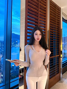 12/08 20:00Chill巧儿【柔软法则】设计感挂脖针织假两件长袖上衣