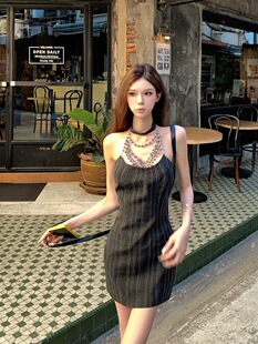 别致设计感绝美链条性感挂脖背心吊带上衣女时尚 美式 辣妹连衣裙夏