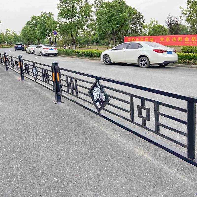 铁艺道路护栏人行道安全防撞隔离栏杆市政交通公路锌钢围栏可定制