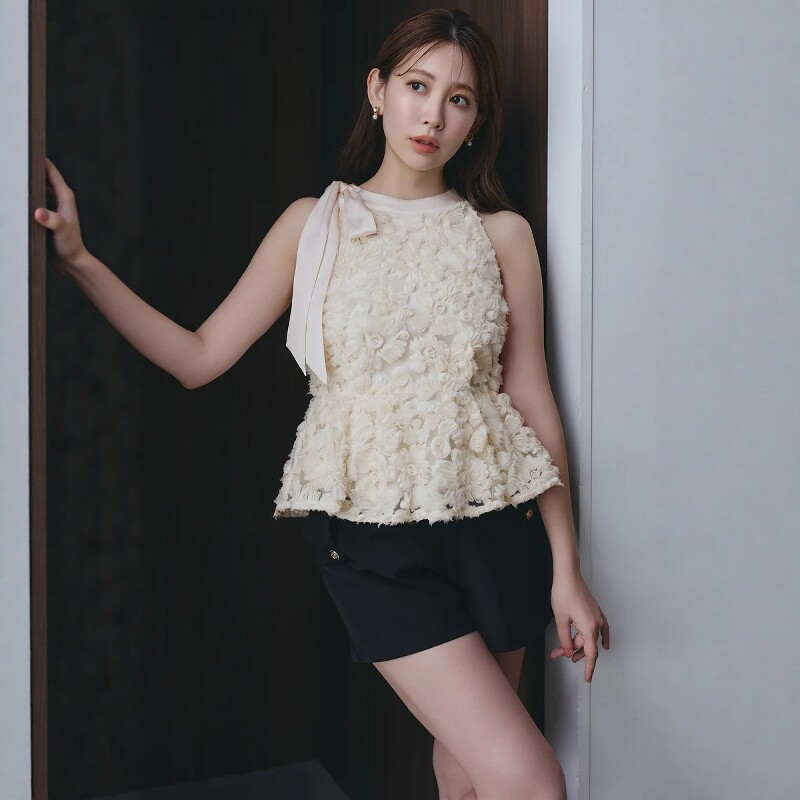 Her lip to 立体玫瑰丝带挂脖上衣 设计感轻奢优雅气质图片
