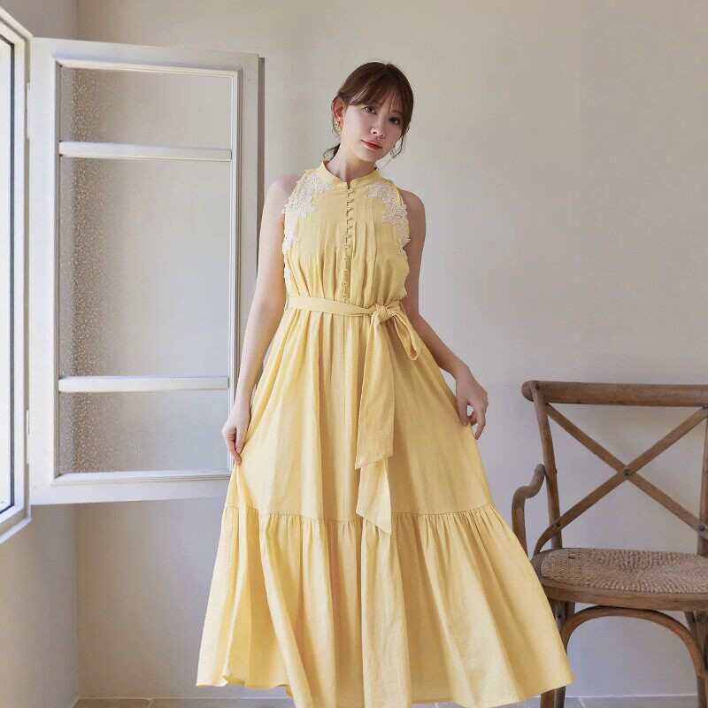 Her lip to 诺丁山束连衣裙