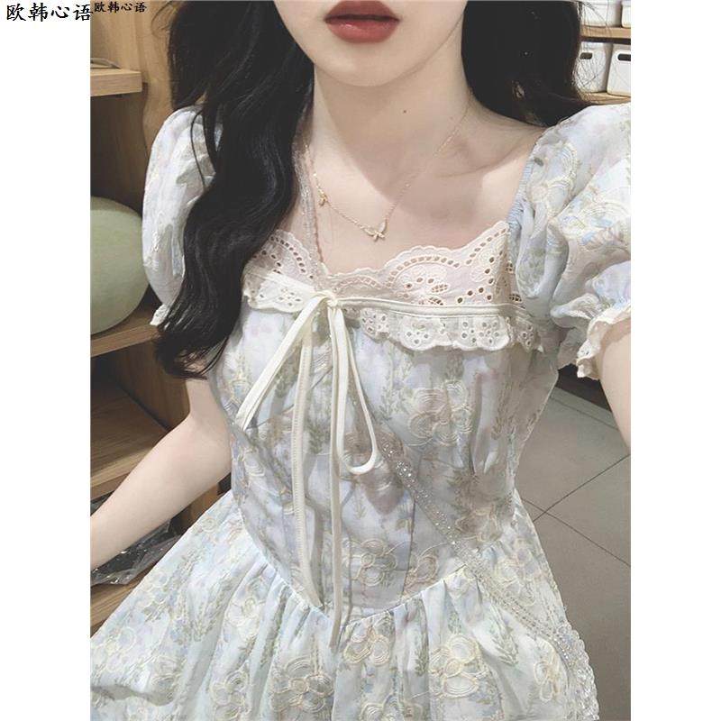茶歇法式刺绣碎花连衣裙女