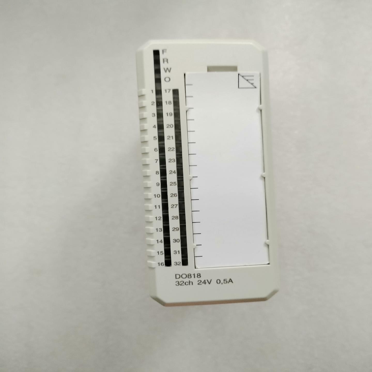 [德峰]ABB模块，型号DO818，功能完好，成色冲新，议价咨询。