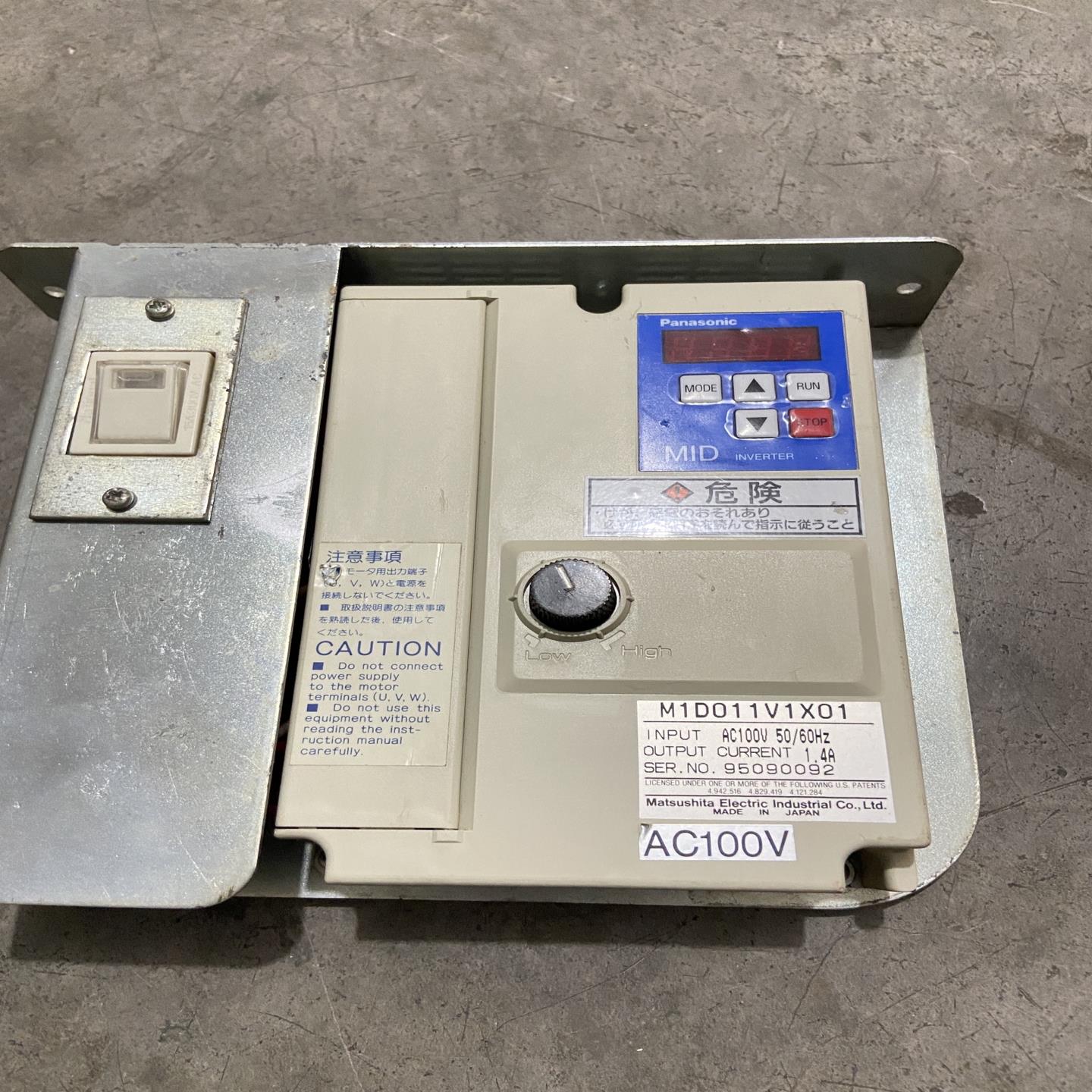 实拍变频器 AC100V 功能正常使用