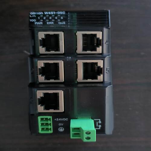 W4S1-05C 工业交换式集线器