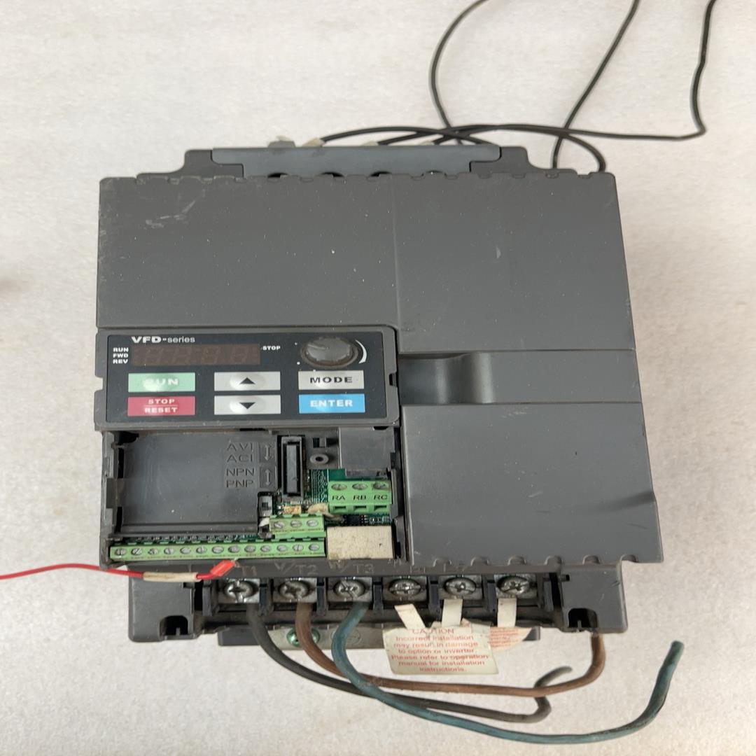 台达变频器VFD055E43A5.5kw