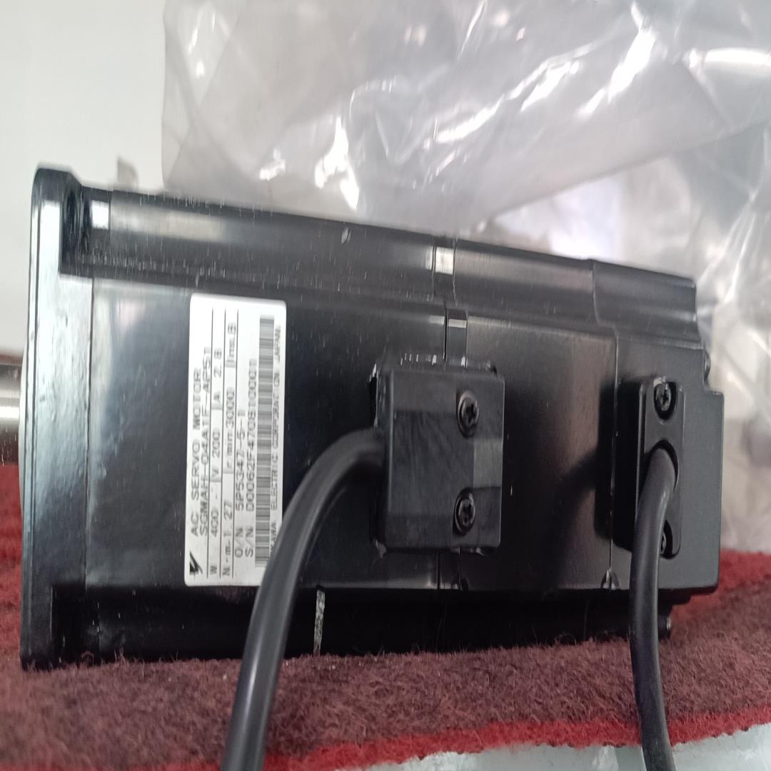 SGMAH-04A1F-AP51安川伺服电机功能完好