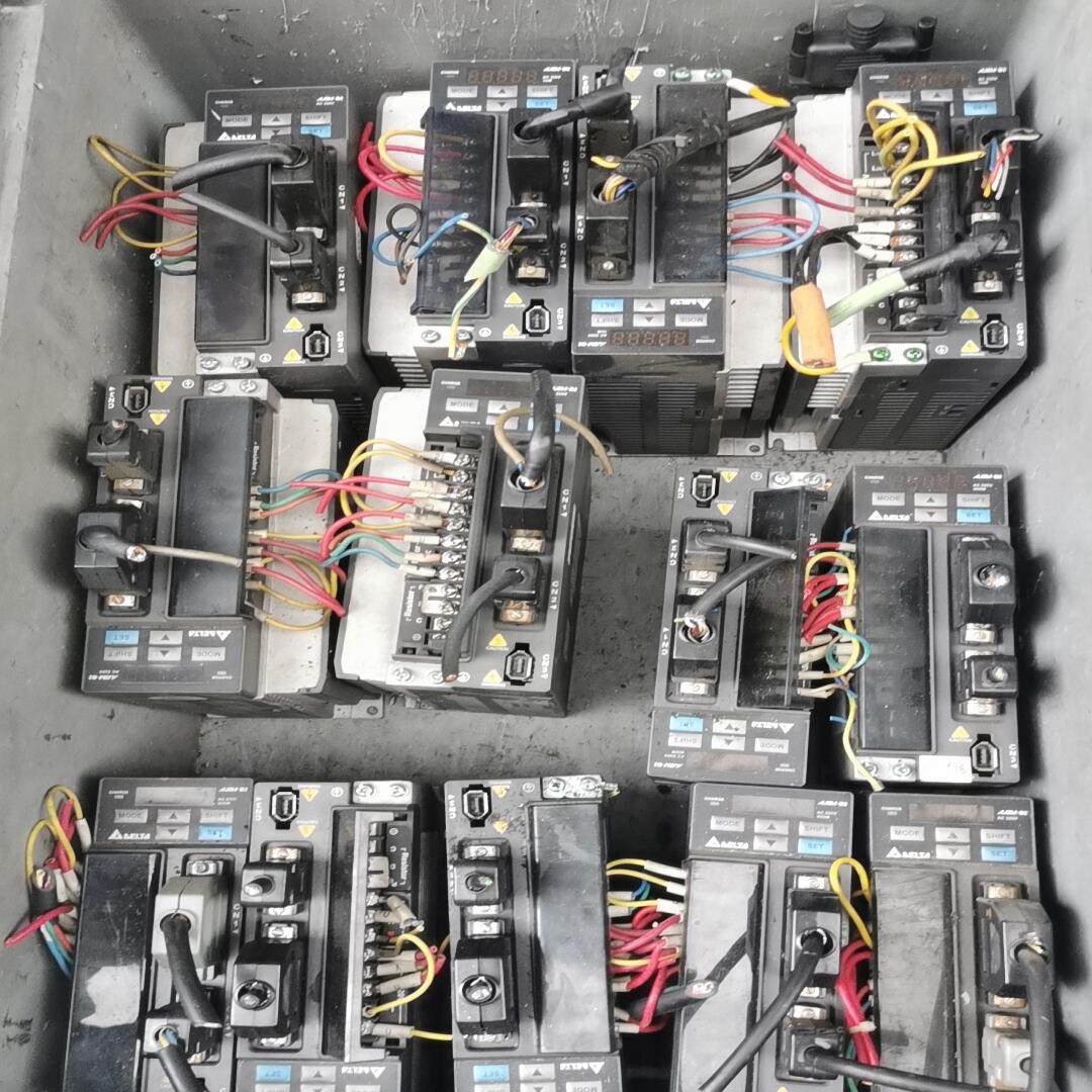 台达伺服电机750W，1KW，1.5KWASD-B2-072