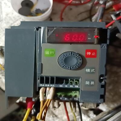 [德峰]东芝vfnc3c-4022p变频器380v2.2kw