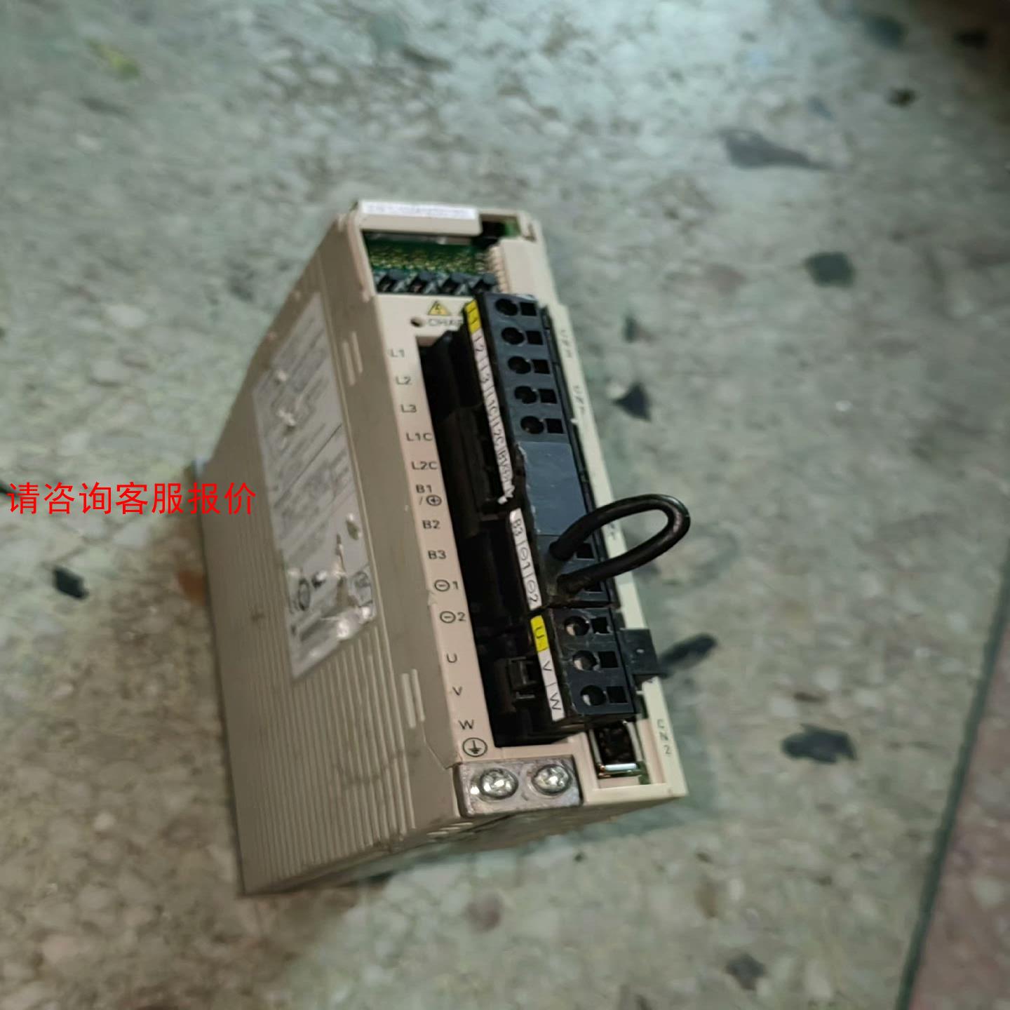 SGDV-2R8A01A002000  安川伺服驱动器 40