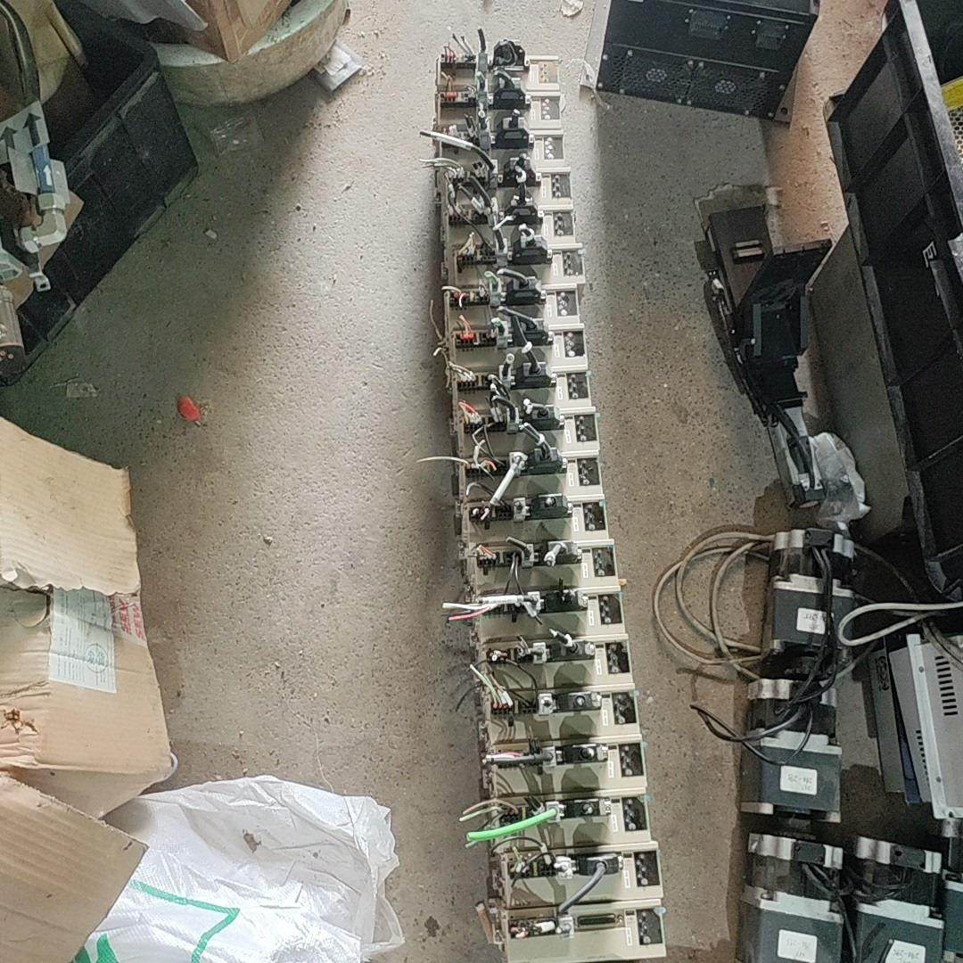 （设备配件）SV伺服-禾川A-驱动器400X2EA040A20台瓦-