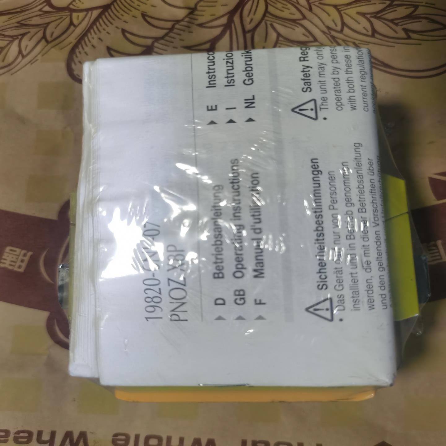 777764 x8p pilz 110vac 安全继电器全新