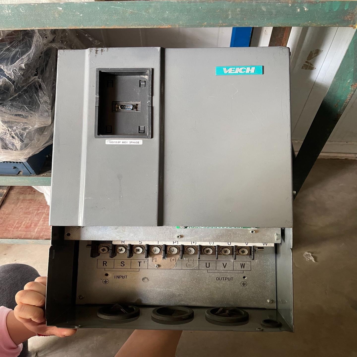 伟创变频器 AC60-T6-015G/018P 15/18.