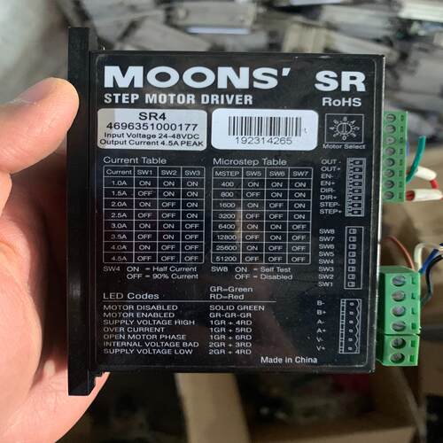 MOONS'SR鸣志步进驱动器SR4，成色很新，功能好，