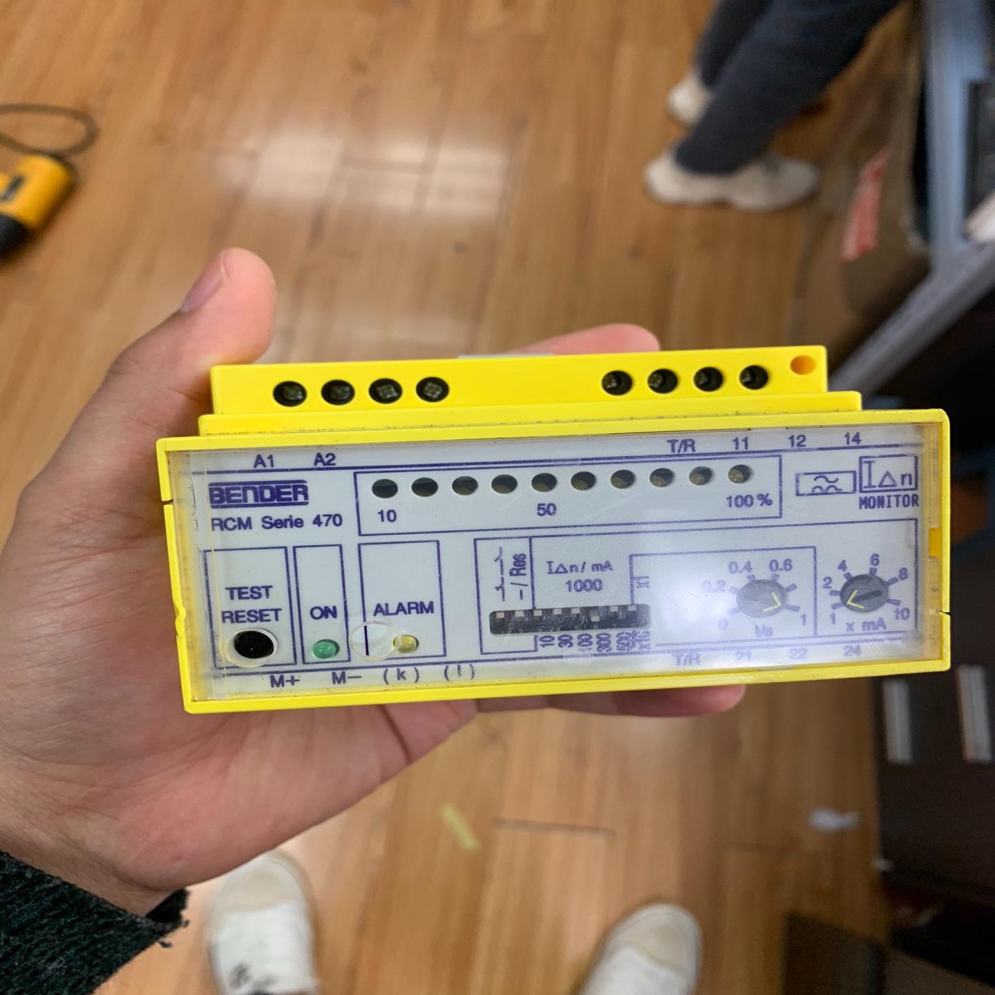 CRM470LY-13A  BENDER德国本德尔模块，成色