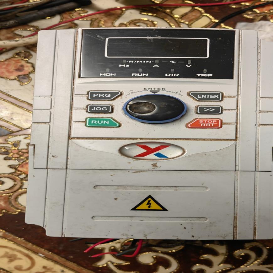 [德峰]拆机变频器YX360-4T2R2G3R7L