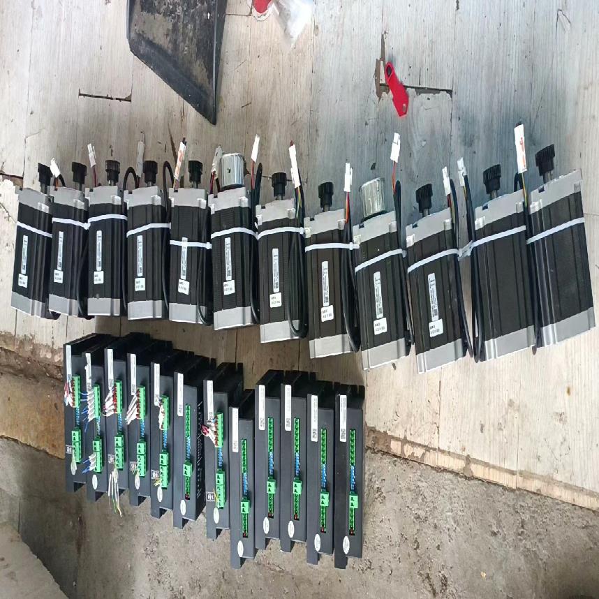 （设备配件）雷赛步进驱动器配电机（120电机），九成新，功能