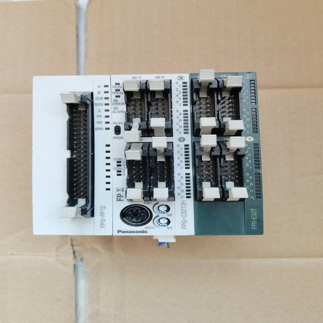 PLC，FPG-C32T2H，带FP0-E32T-F及F