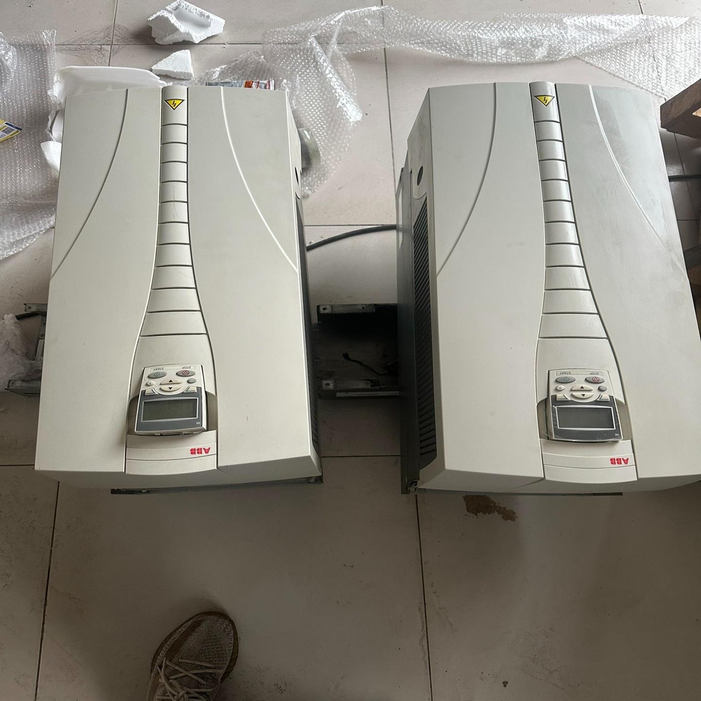 变频器ACS550-01-195A-4 110/90k