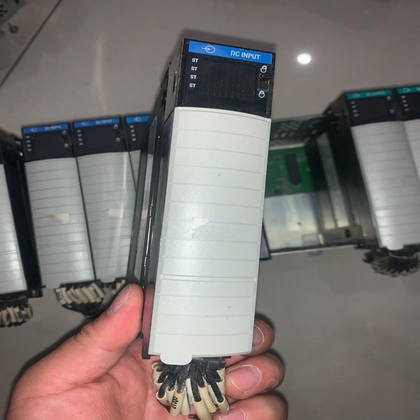 AB罗克韦尔PLC，AB模块 1756-IB32，实物拍