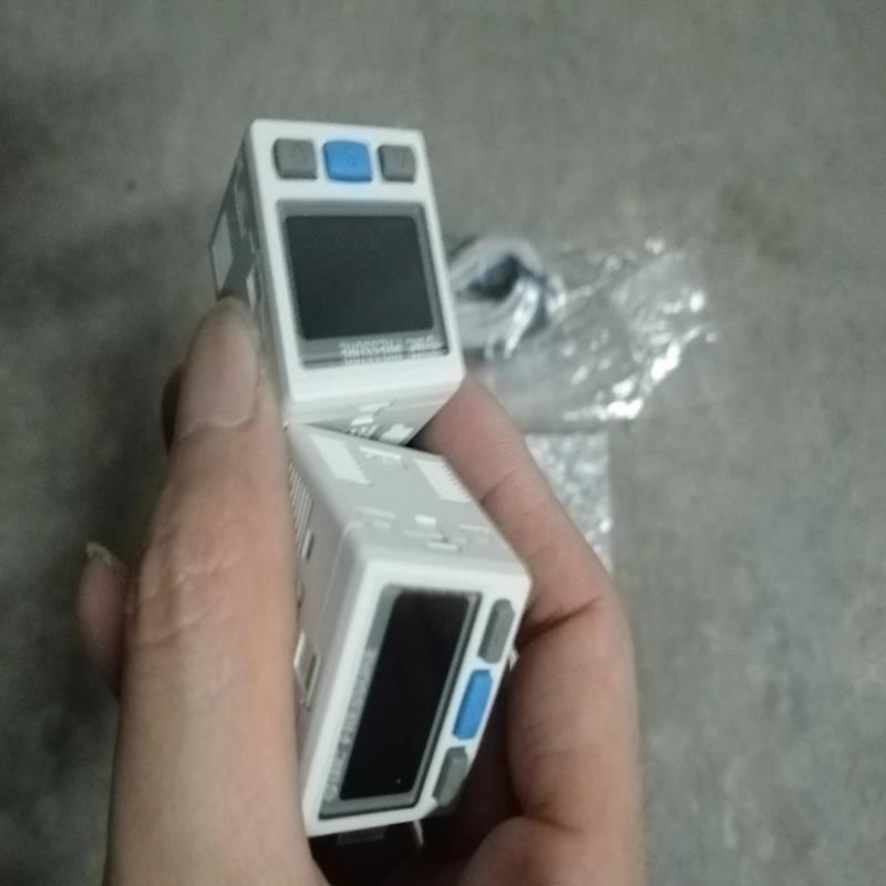 数显压力表ISE30A-C6L-P-M，带线，全新正品