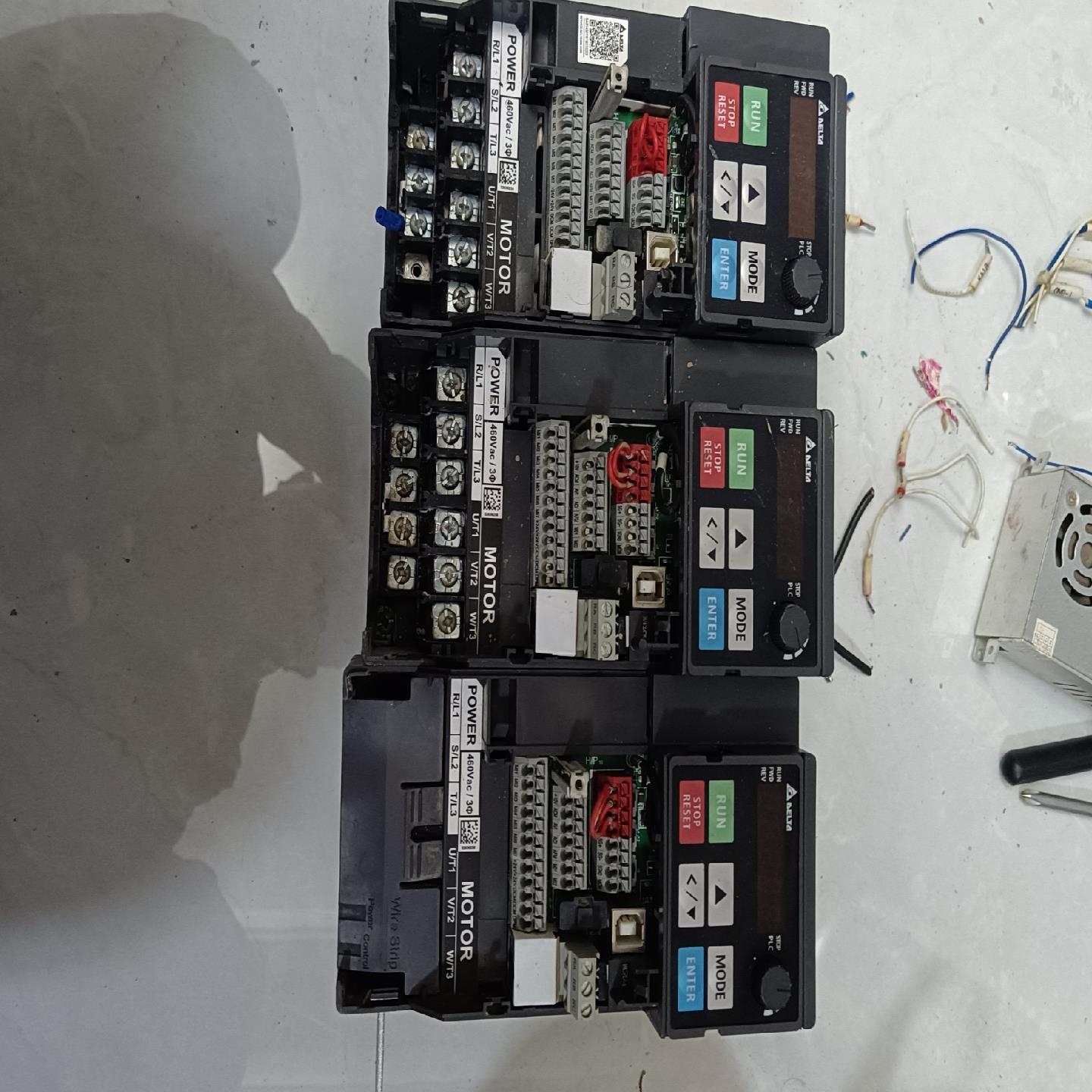 （设备配件）拆实物，，VFD5A5MS43ANSAA机件，3台达拍摄二手