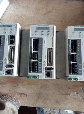 （设备配件）三台施奈德伺服驱动器实物拍摄两台LⅩM23DU10M3X1.