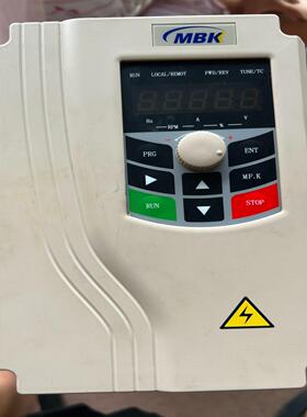 （设备配件）黙贝克变频器MT300A-1R5GT4产品如图所示，成色非常