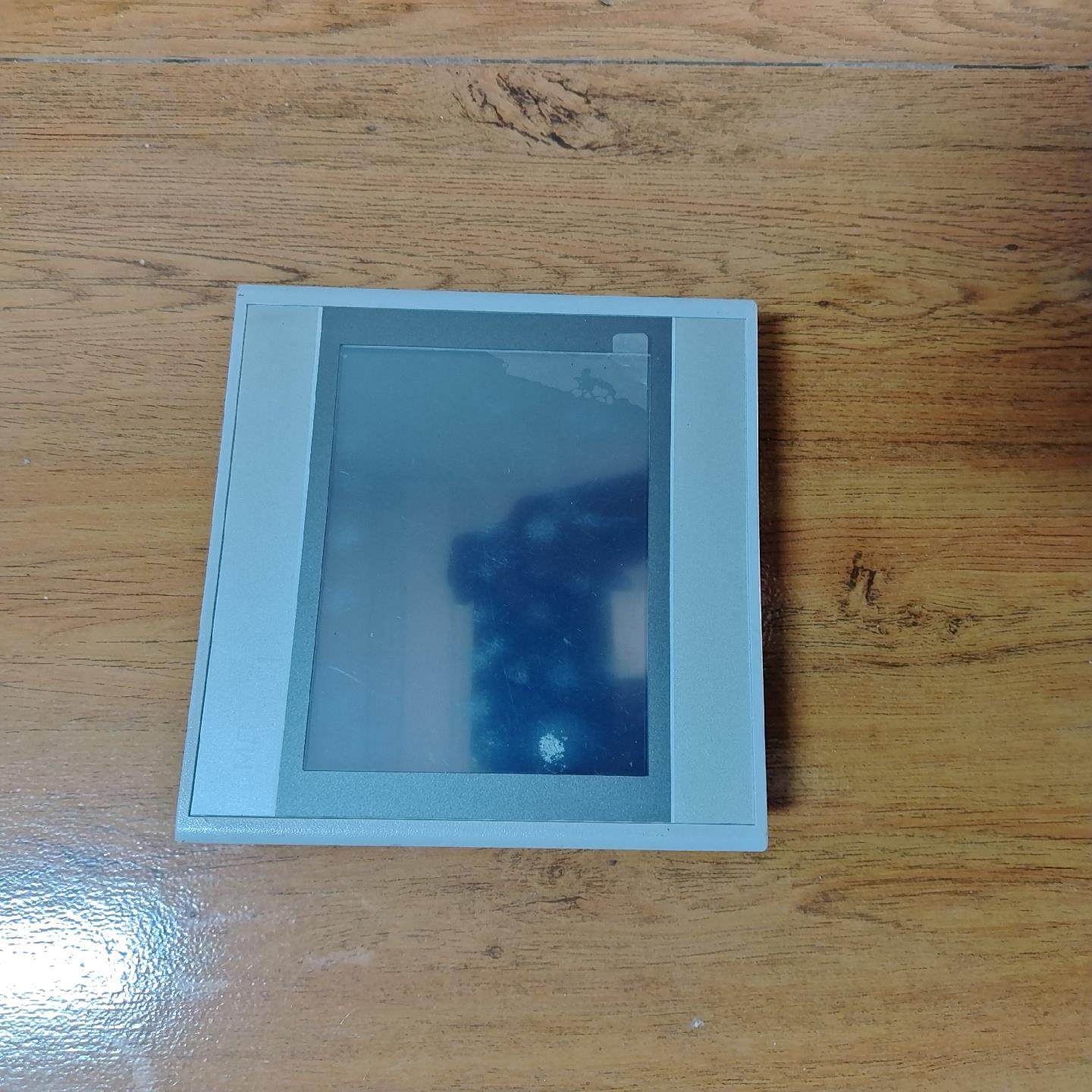 （设备配件）昆仑通态触摸屏TPC7022Es，功能正常，成色为实图