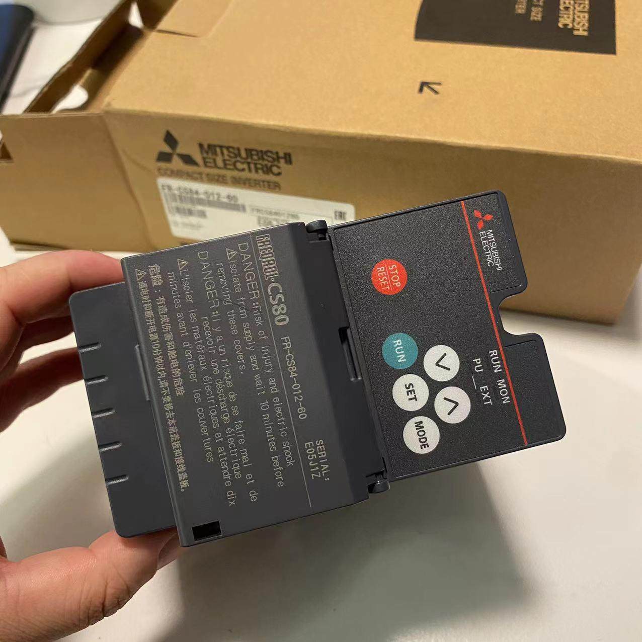 全新原装正品变频器FR-CS84-120-60（5.5K