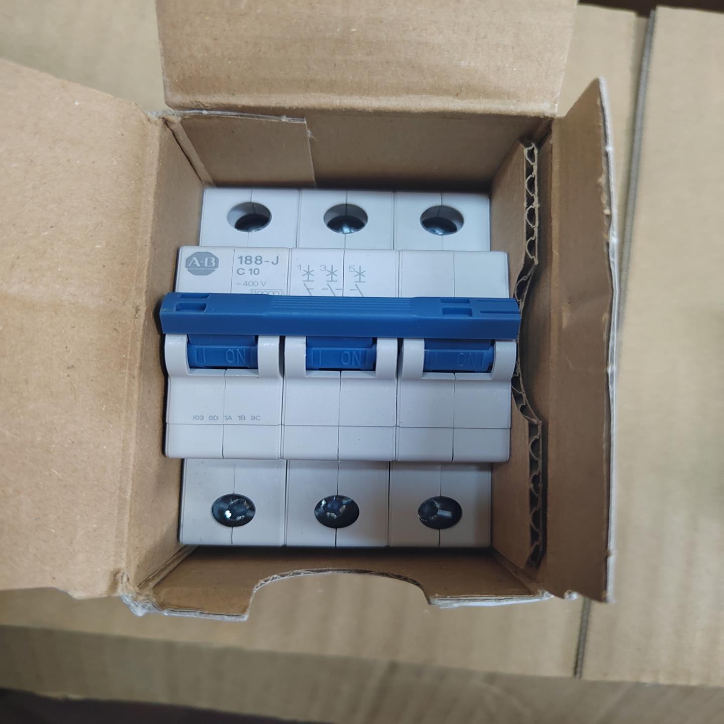 罗克韦尔3P断路器188-JC100原装正品 85不议价