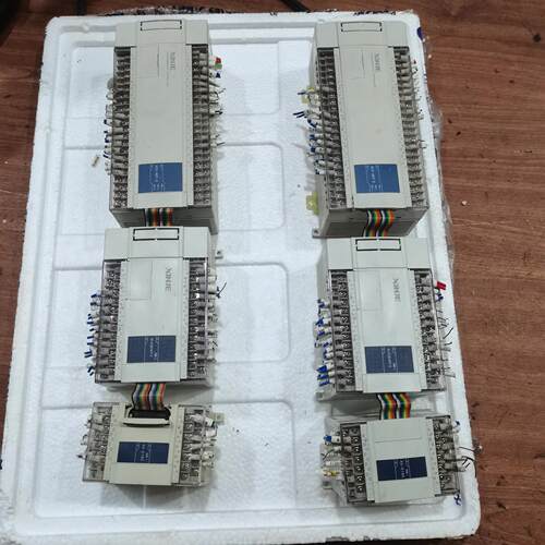 信捷PLC，主机型号：XC3-48T-E，単价350，扩展